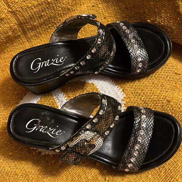 Grazie sandals - Picture 2 of 10